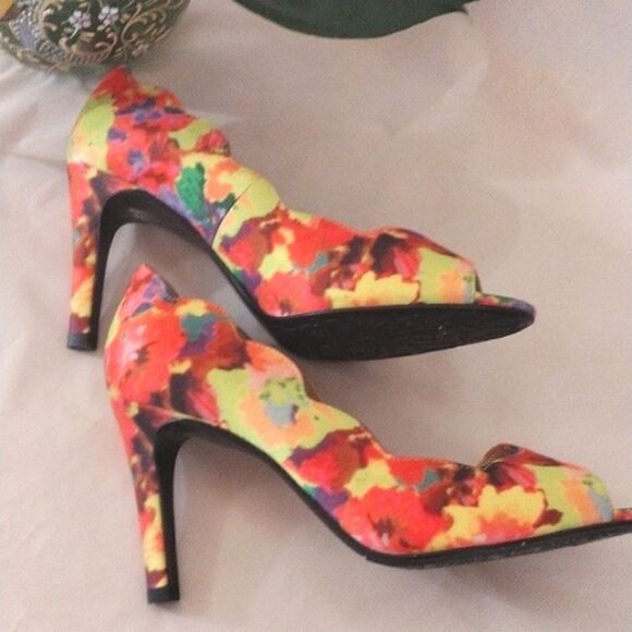 J. Renee Floral Heels - Picture 6 of 14